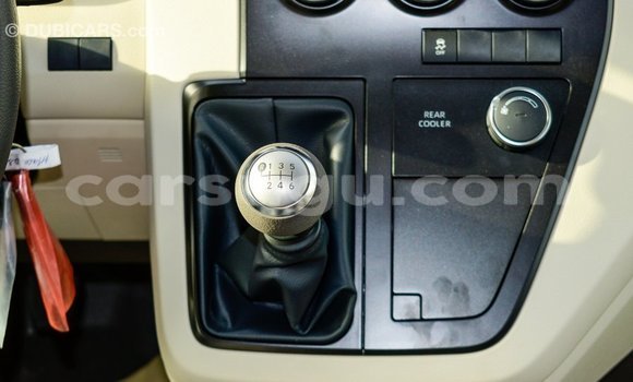 Acheter Import Voiture Toyota Hiace Blanc à Import - Dubai, Burkina-Faso Acheter Import Voiture Toyota Hiace Blanc à Import - Dubai, Burkina-Faso