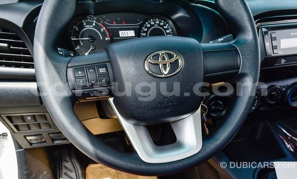 Acheter Import Voiture Toyota Hilux Blanc à Import - Dubai, Burkina-Faso Acheter Import Voiture Toyota Hilux Blanc à Import - Dubai, Burkina-Faso