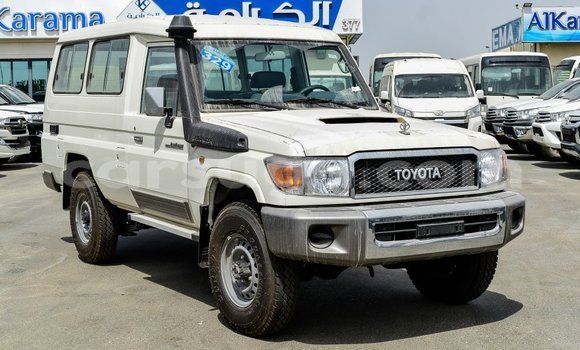 Acheter Import Voiture Toyota Land Cruiser Blanc à Import - Dubai, Burkina-Faso Acheter Import Voiture Toyota Land Cruiser Blanc à Import - Dubai, Burkina-Faso