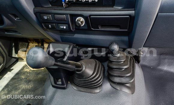 Acheter Import Voiture Toyota Land Cruiser Blanc à Import - Dubai, Burkina-Faso Acheter Import Voiture Toyota Land Cruiser Blanc à Import - Dubai, Burkina-Faso