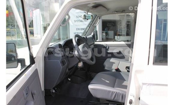 Buy Import Toyota Land Cruiser White Car in Import - Dubai in Burkina Faso Buy Import Toyota Land Cruiser White Car in Import - Dubai in Burkina Faso