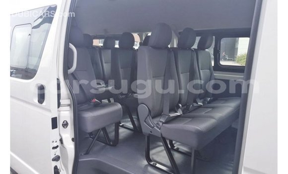 Acheter Import Voiture Toyota Hiace Blanc à Import - Dubai, Burkina-Faso Acheter Import Voiture Toyota Hiace Blanc à Import - Dubai, Burkina-Faso