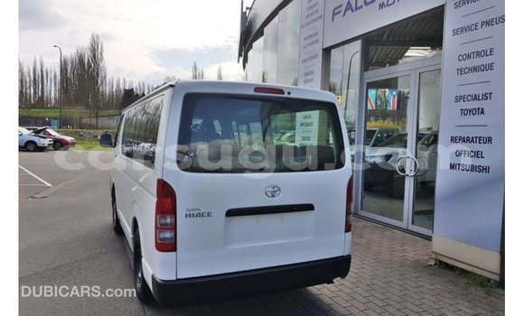 Sayi Imported Toyota Hiace White Mota in Import - Dubai a Burkina Faso Sayi Imported Toyota Hiace White Mota in Import - Dubai a Burkina Faso