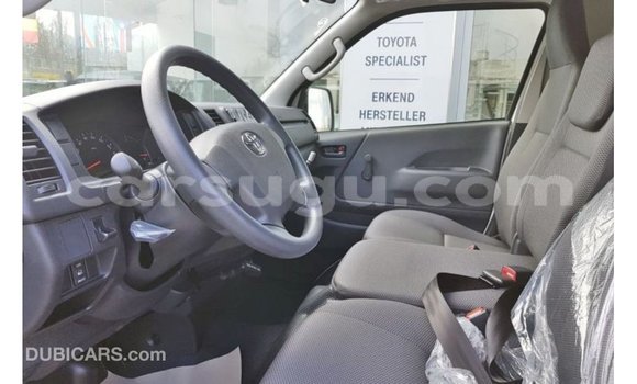 Sayi Imported Toyota Hiace White Mota in Import - Dubai a Burkina Faso Sayi Imported Toyota Hiace White Mota in Import - Dubai a Burkina Faso