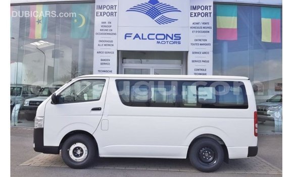 Sayi Imported Toyota Hiace White Mota in Import - Dubai a Burkina Faso Sayi Imported Toyota Hiace White Mota in Import - Dubai a Burkina Faso