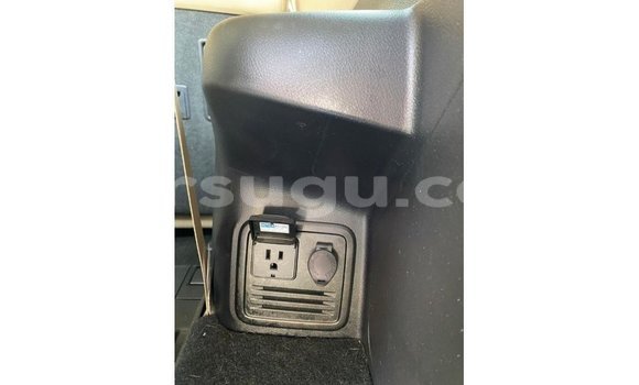 Acheter Import Utilitaire Toyota HiAce Blanc à Import - Dubai, Burkina-Faso Acheter Import Utilitaire Toyota HiAce Blanc à Import - Dubai, Burkina-Faso