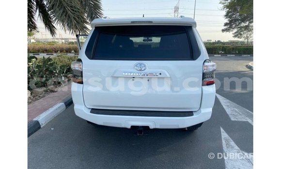 Acheter Import Utilitaire Toyota HiAce Blanc à Import - Dubai, Burkina-Faso Acheter Import Utilitaire Toyota HiAce Blanc à Import - Dubai, Burkina-Faso