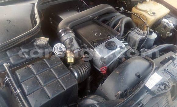 Acheter Occasion Voiture Mercedes-Benz 190 Bleu à Ouagadougou, Burkina-Faso Acheter Occasion Voiture Mercedes-Benz 190 Bleu à Ouagadougou, Burkina-Faso