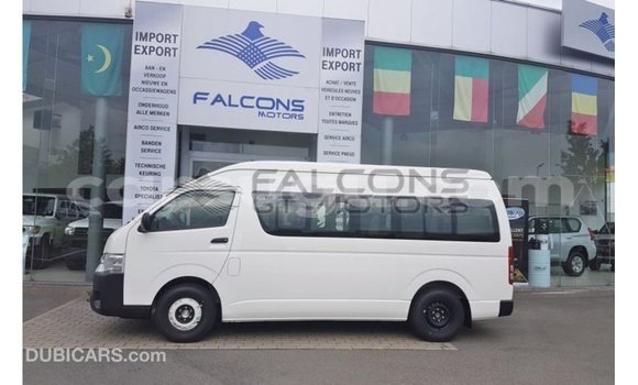 Acheter Import Voiture Toyota Hiace Blanc à Import - Dubai, Burkina-Faso Acheter Import Voiture Toyota Hiace Blanc à Import - Dubai, Burkina-Faso