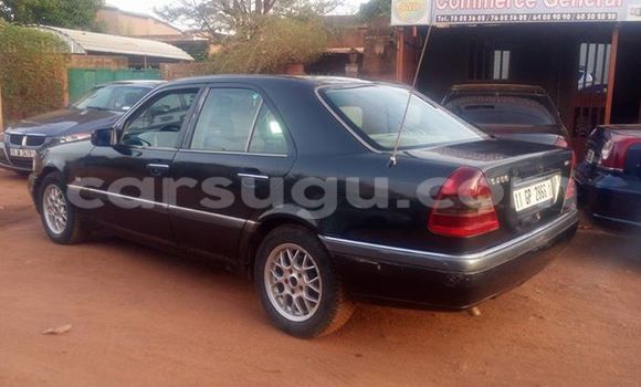 Acheter Occasion Voiture Mercedes-Benz 190 Bleu à Ouagadougou, Burkina-Faso Acheter Occasion Voiture Mercedes-Benz 190 Bleu à Ouagadougou, Burkina-Faso