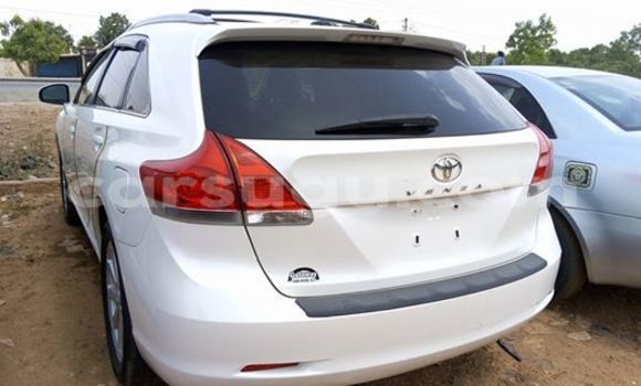 Acheter Neuf Voiture Toyota Venza Blanc à Ouagadougou, Burkina-Faso Acheter Neuf Voiture Toyota Venza Blanc à Ouagadougou, Burkina-Faso