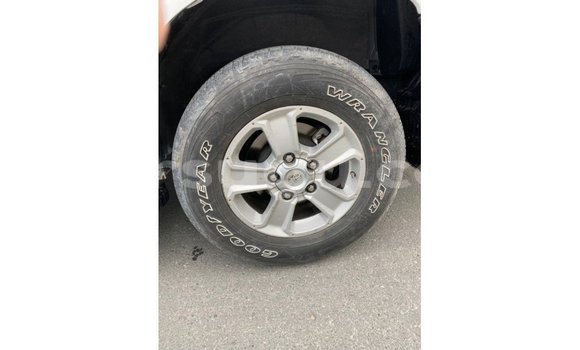 Sayi Imported Toyota Sequoia White Mota in Import - Dubai a Burkina Faso Sayi Imported Toyota Sequoia White Mota in Import - Dubai a Burkina Faso
