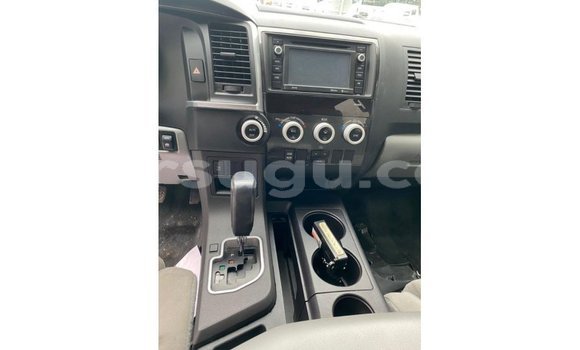Sayi Imported Toyota Sequoia White Mota in Import - Dubai a Burkina Faso Sayi Imported Toyota Sequoia White Mota in Import - Dubai a Burkina Faso