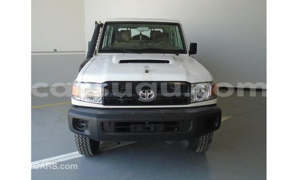 Sayi Imported Toyota Land Cruiser White Mota in Import - Dubai a Burkina Faso Sayi Imported Toyota Land Cruiser White Mota in Import - Dubai a Burkina Faso