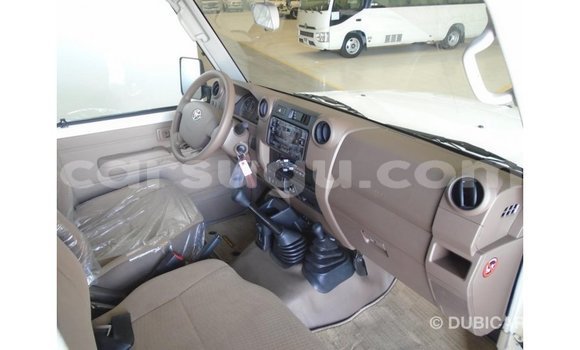 Sayi Imported Toyota Land Cruiser White Mota in Import - Dubai a Burkina Faso Sayi Imported Toyota Land Cruiser White Mota in Import - Dubai a Burkina Faso