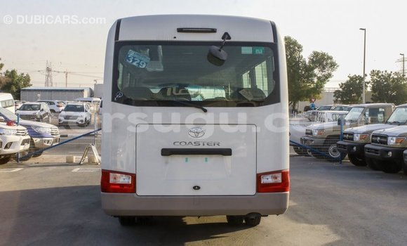 Acheter Import Voiture Toyota Coaster Blanc à Import - Dubai, Burkina-Faso Acheter Import Voiture Toyota Coaster Blanc à Import - Dubai, Burkina-Faso