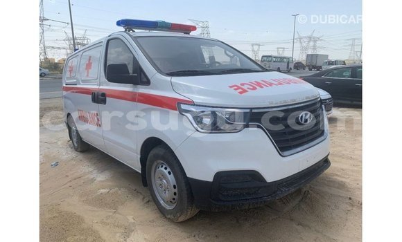 Acheter Import Voiture Hyundai Accent Blanc à Import - Dubai, Burkina-Faso Acheter Import Voiture Hyundai Accent Blanc à Import - Dubai, Burkina-Faso