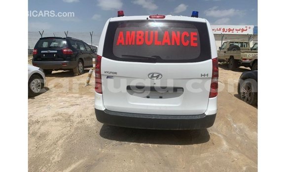 Acheter Import Voiture Hyundai Accent Blanc à Import - Dubai, Burkina-Faso Acheter Import Voiture Hyundai Accent Blanc à Import - Dubai, Burkina-Faso