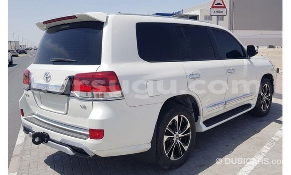 Acheter Import Voiture Toyota Land Cruiser Blanc à Import - Dubai, Burkina-Faso Acheter Import Voiture Toyota Land Cruiser Blanc à Import - Dubai, Burkina-Faso
