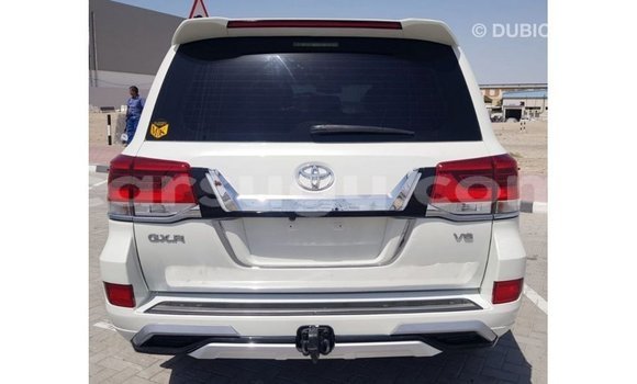 Acheter Import Voiture Toyota Land Cruiser Blanc à Import - Dubai, Burkina-Faso Acheter Import Voiture Toyota Land Cruiser Blanc à Import - Dubai, Burkina-Faso