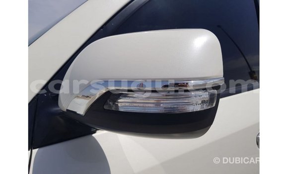 Acheter Import Voiture Toyota Land Cruiser Blanc à Import - Dubai, Burkina-Faso Acheter Import Voiture Toyota Land Cruiser Blanc à Import - Dubai, Burkina-Faso