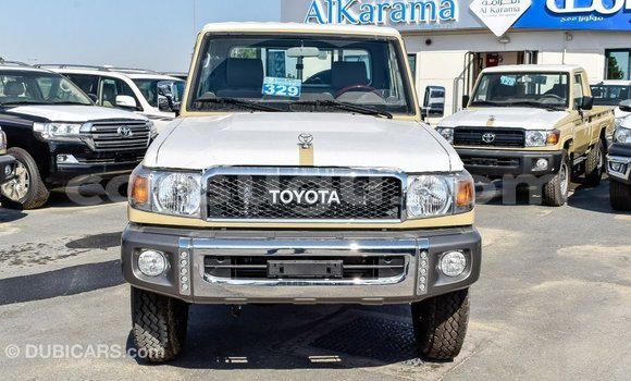 Acheter Import Voiture Toyota Land Cruiser Beige à Import - Dubai, Burkina-Faso Acheter Import Voiture Toyota Land Cruiser Beige à Import - Dubai, Burkina-Faso