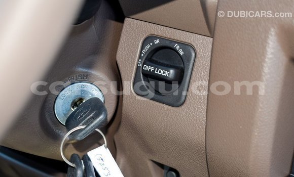 Acheter Import Voiture Toyota Land Cruiser Beige à Import - Dubai, Burkina-Faso Acheter Import Voiture Toyota Land Cruiser Beige à Import - Dubai, Burkina-Faso