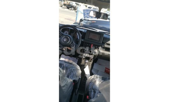 Sayi Imported Suzuki Jimny Green Mota in Import - Dubai a Burkina Faso Sayi Imported Suzuki Jimny Green Mota in Import - Dubai a Burkina Faso