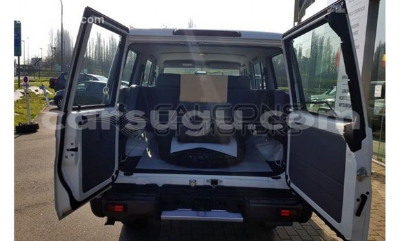 Buy Import Toyota Land Cruiser White Car in Import - Dubai in Burkina Faso Buy Import Toyota Land Cruiser White Car in Import - Dubai in Burkina Faso