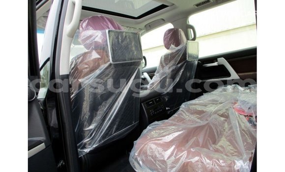 Acheter Import Voiture Toyota Land Cruiser Noir à Import - Dubai, Burkina-Faso Acheter Import Voiture Toyota Land Cruiser Noir à Import - Dubai, Burkina-Faso