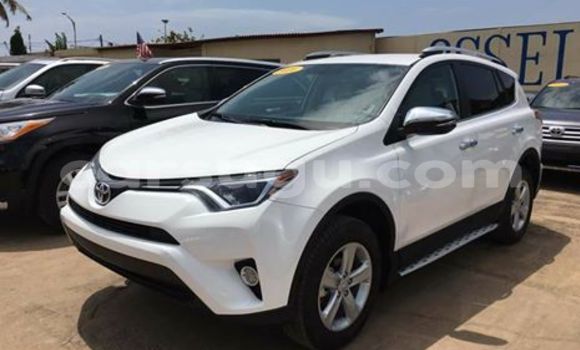 Acheter Neuf Voiture Toyota RAV4 Blanc à Ouagadougou, Burkina-Faso Acheter Neuf Voiture Toyota RAV4 Blanc à Ouagadougou, Burkina-Faso