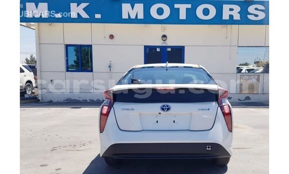 Sayi Imported Toyota Prius White Mota in Import - Dubai a Burkina Faso Sayi Imported Toyota Prius White Mota in Import - Dubai a Burkina Faso