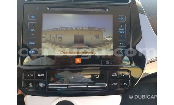 Sayi Imported Toyota Prius White Mota in Import - Dubai a Burkina Faso Sayi Imported Toyota Prius White Mota in Import - Dubai a Burkina Faso