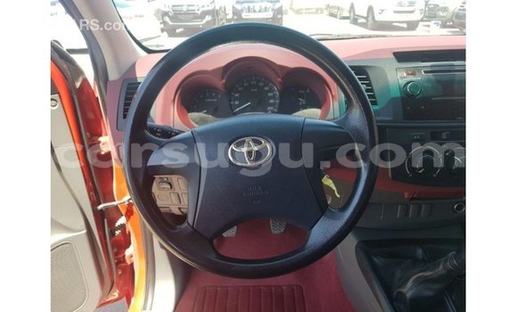 Acheter Import Voiture Toyota Hilux Rouge à Import - Dubai, Burkina-Faso Acheter Import Voiture Toyota Hilux Rouge à Import - Dubai, Burkina-Faso