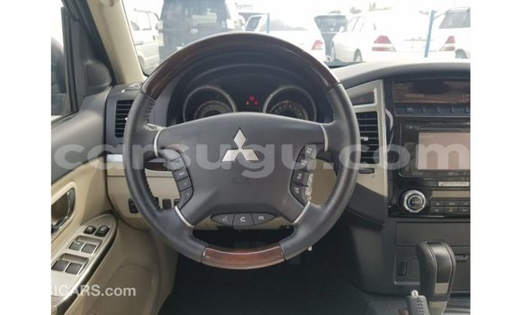 Sayi Imported Mitsubishi Pajero Red Mota in Import - Dubai a Burkina Faso Sayi Imported Mitsubishi Pajero Red Mota in Import - Dubai a Burkina Faso