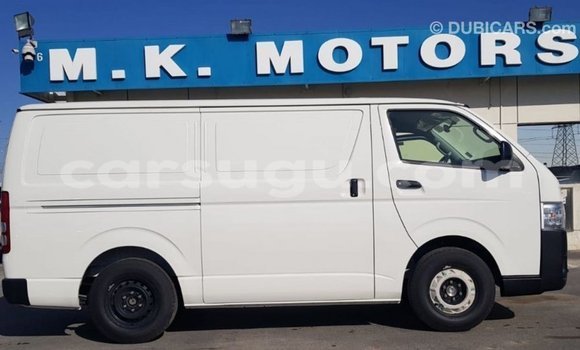 Sayi Imported Toyota Hiace White Mota in Import - Dubai a Burkina Faso Sayi Imported Toyota Hiace White Mota in Import - Dubai a Burkina Faso