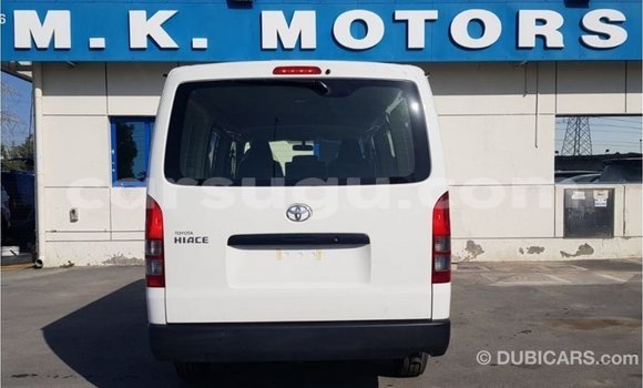 Sayi Imported Toyota Hiace White Mota in Import - Dubai a Burkina Faso Sayi Imported Toyota Hiace White Mota in Import - Dubai a Burkina Faso