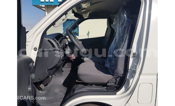 Sayi Imported Toyota Hiace White Mota in Import - Dubai a Burkina Faso Sayi Imported Toyota Hiace White Mota in Import - Dubai a Burkina Faso