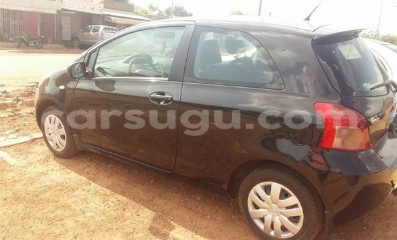 Acheter Neuf Voiture Toyota Yaris Noir à Ouagadougou, Burkina-Faso Acheter Neuf Voiture Toyota Yaris Noir à Ouagadougou, Burkina-Faso
