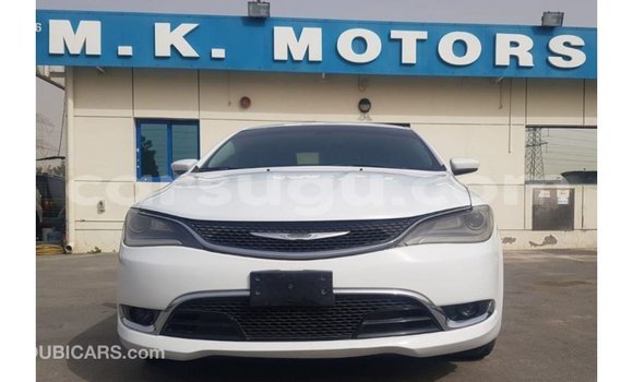 Acheter Import Voiture Chrysler 200 Blanc à Import - Dubai, Burkina-Faso Acheter Import Voiture Chrysler 200 Blanc à Import - Dubai, Burkina-Faso