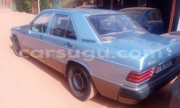 Acheter Occasion Voiture Mercedes-Benz 190 Gris à Ouagadougou, Burkina-Faso Acheter Occasion Voiture Mercedes-Benz 190 Gris à Ouagadougou, Burkina-Faso