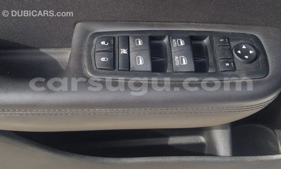 Acheter Import Voiture Chrysler 200 Blanc à Import - Dubai, Burkina-Faso Acheter Import Voiture Chrysler 200 Blanc à Import - Dubai, Burkina-Faso