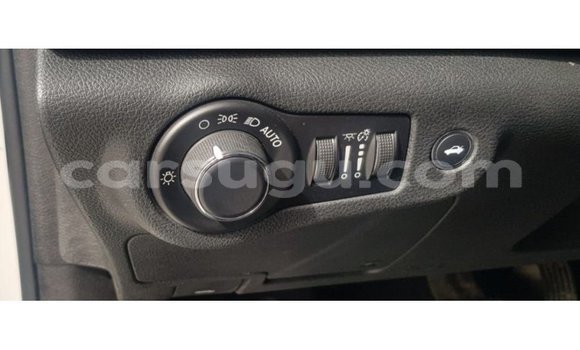 Acheter Import Voiture Chrysler 200 Blanc à Import - Dubai, Burkina-Faso Acheter Import Voiture Chrysler 200 Blanc à Import - Dubai, Burkina-Faso