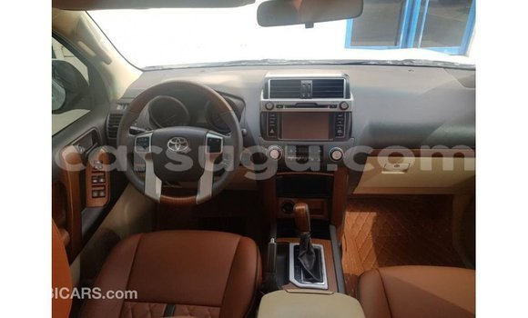 Sayi Imported Toyota Land Cruiser White Mota in Import - Dubai a Burkina Faso Sayi Imported Toyota Land Cruiser White Mota in Import - Dubai a Burkina Faso