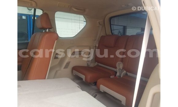 Sayi Imported Toyota Land Cruiser White Mota in Import - Dubai a Burkina Faso Sayi Imported Toyota Land Cruiser White Mota in Import - Dubai a Burkina Faso