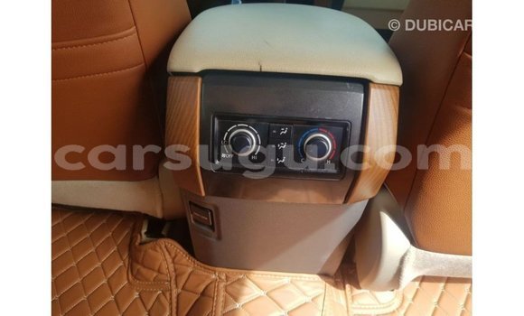 Sayi Imported Toyota Land Cruiser White Mota in Import - Dubai a Burkina Faso Sayi Imported Toyota Land Cruiser White Mota in Import - Dubai a Burkina Faso