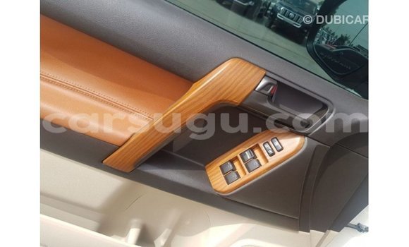 Sayi Imported Toyota Land Cruiser White Mota in Import - Dubai a Burkina Faso Sayi Imported Toyota Land Cruiser White Mota in Import - Dubai a Burkina Faso