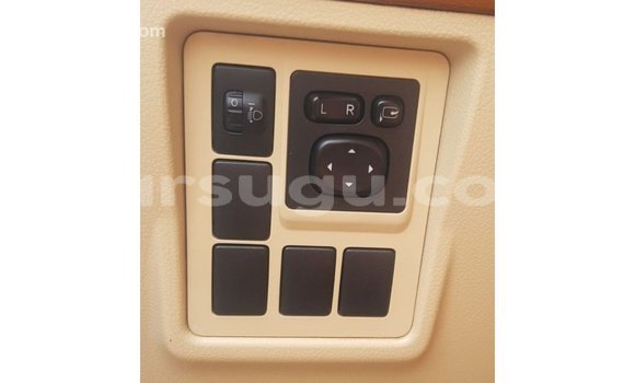 Sayi Imported Toyota Land Cruiser White Mota in Import - Dubai a Burkina Faso Sayi Imported Toyota Land Cruiser White Mota in Import - Dubai a Burkina Faso