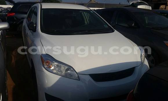 Acheter Neuf Voiture Toyota Matrix Blanc à Ouagadougou, Burkina-Faso Acheter Neuf Voiture Toyota Matrix Blanc à Ouagadougou, Burkina-Faso