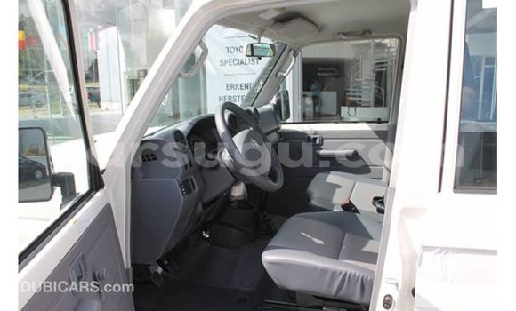 Sayi Imported Toyota Land Cruiser White Mota in Import - Dubai a Burkina Faso Sayi Imported Toyota Land Cruiser White Mota in Import - Dubai a Burkina Faso